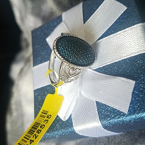 Sterling Silver 925 Ring - Picture 2 of 8